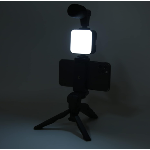 مجموعة ميكروفون محمول مع إضاءة LED وحامل ثلاثي
